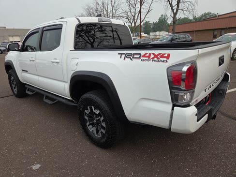 Certified 2020 Toyota Tacoma TRD Off-Road w/ TRD Premium Off Road Package AWD/4WD image 5