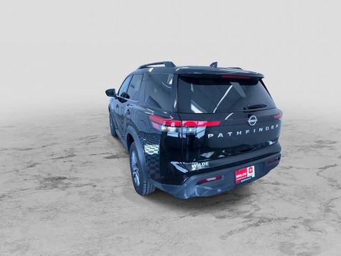 Used 2025 Nissan Pathfinder SV image 8