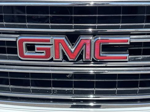 Used 2019 GMC Yukon SLT image 32