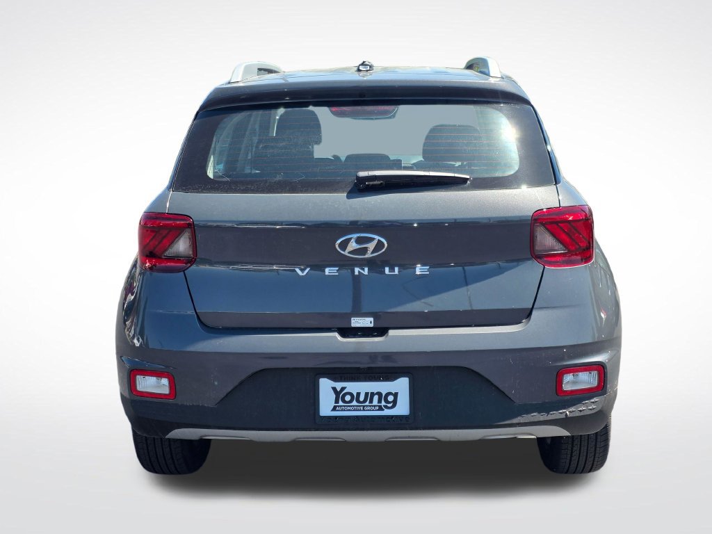 Used 2026 Hyundai Venue SEL FWD image 4
