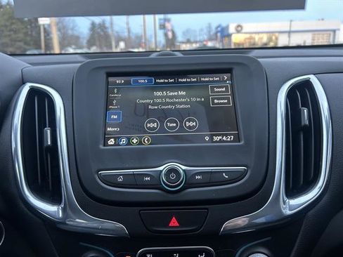 Used 2019 Chevrolet Equinox LT image 17