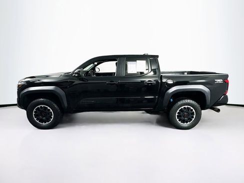 Used 2024 Toyota Tacoma TRD Off-Road image 5
