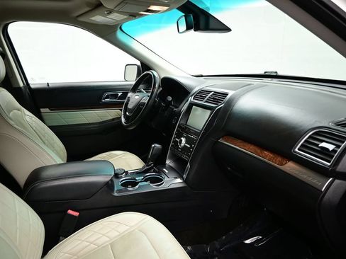 Used 2016 Ford Explorer Platinum AWD/4WD image 11