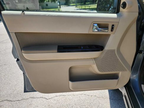 Used 2011 Ford Escape Limited w/ 301A Rapid Spec Order Code FWD image 12