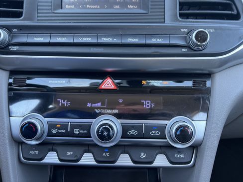 Used 2020 Hyundai Elantra SE w/ Cargo Package (C1) FWD image 5
