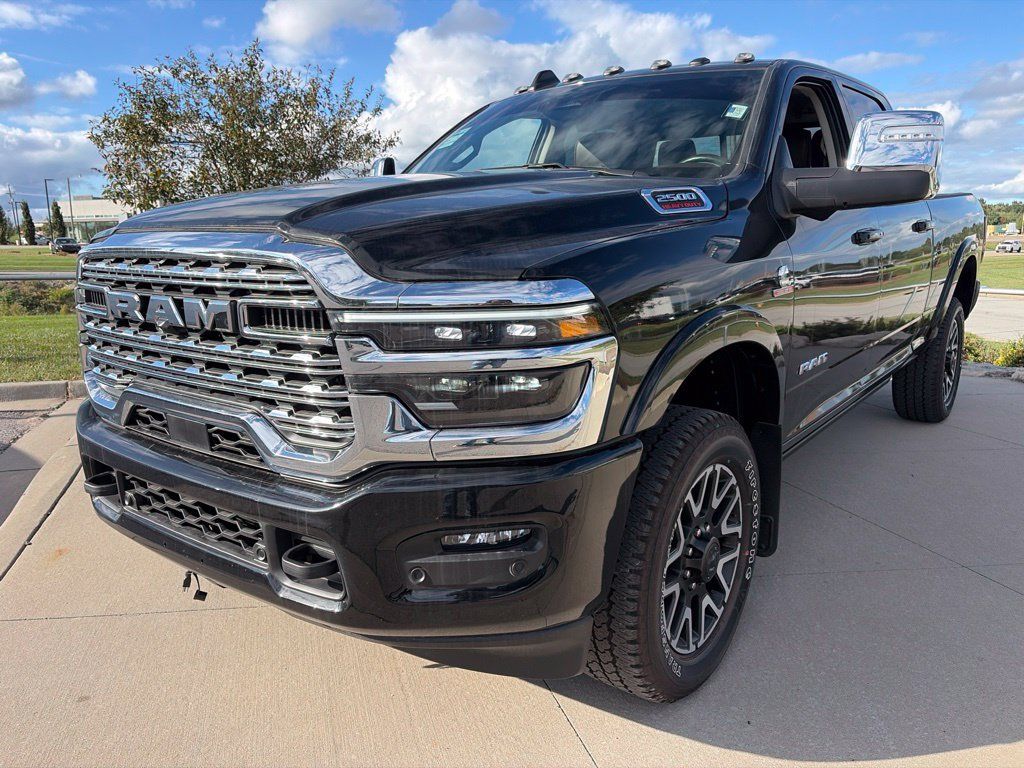 Used 2025 RAM 2500 Limited AWD/4WD image 4