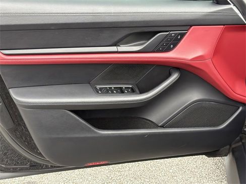 Used 2023 Porsche Taycan image 10