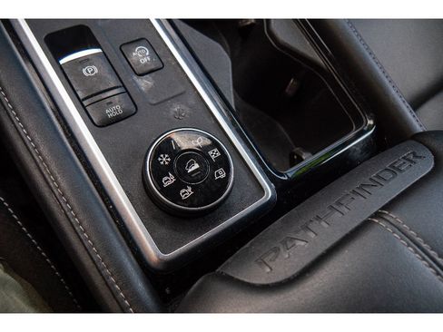 Used 2023 Nissan Pathfinder SL AWD/4WD image 25