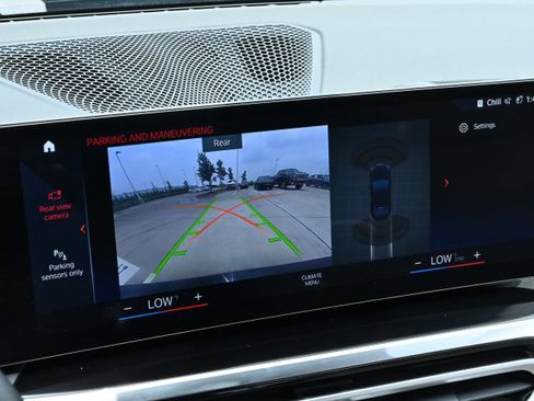 Used 2024 BMW 330i Sedan w/ Convenience Package RWD image 18