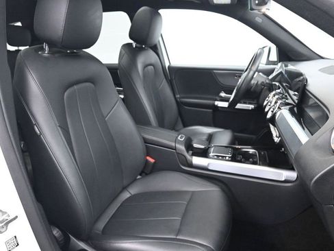 Used 2022 Mercedes-Benz GLB 250 4MATIC w/ Premium Package Lite image 24