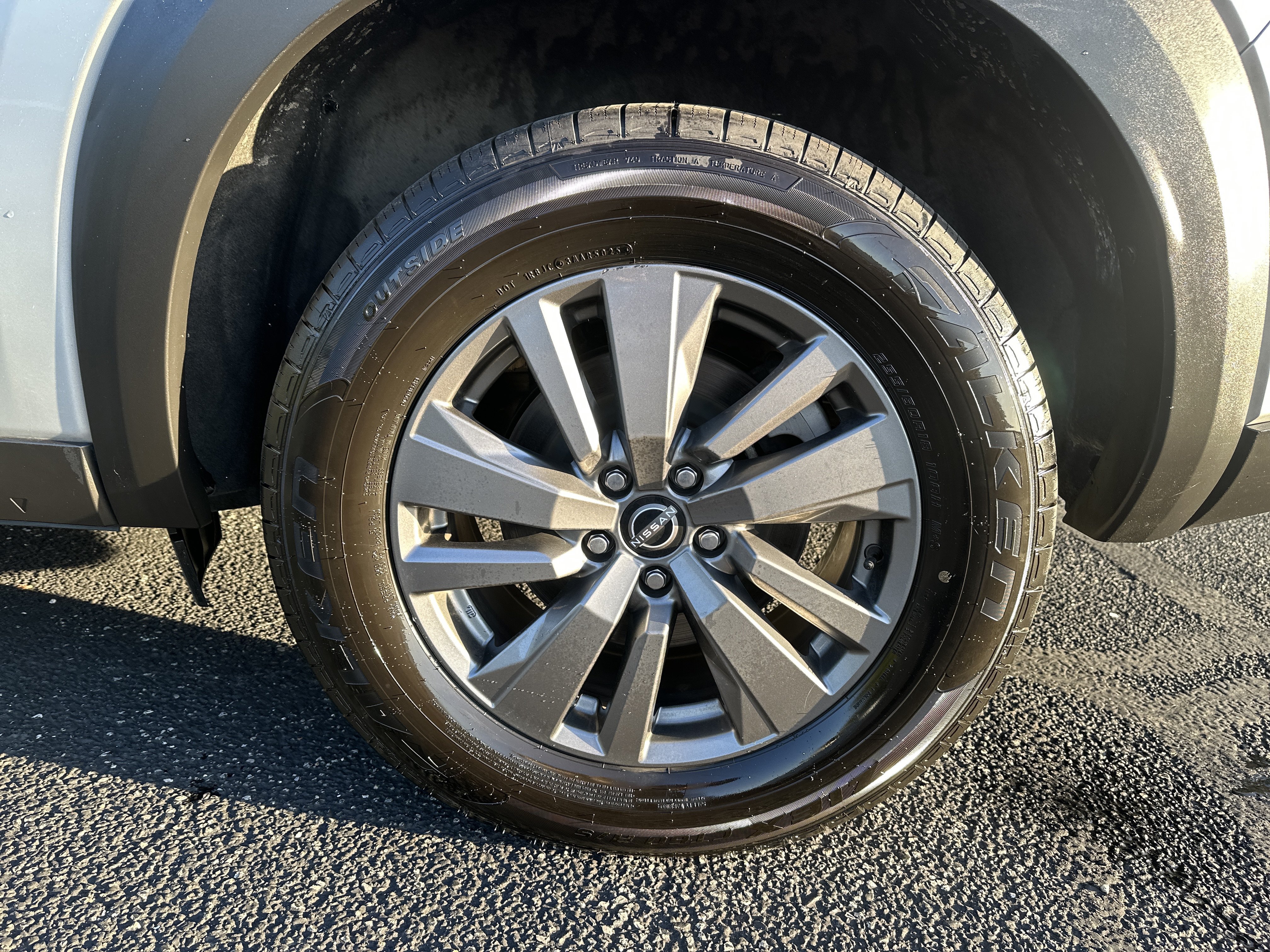 Used 2025 Nissan Pathfinder SV AWD/4WD image 29