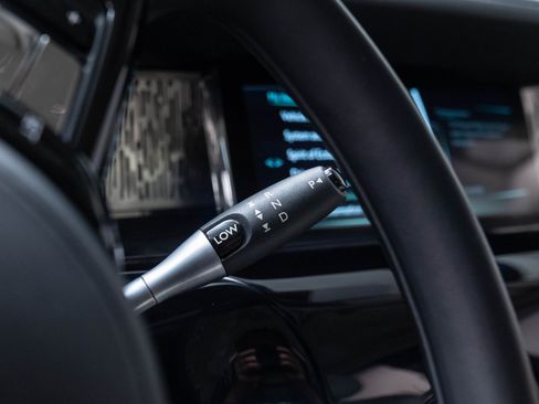 Used 2019 Rolls-Royce Phantom Sedan RWD image 81