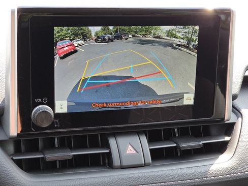 Used 2025 Toyota RAV4 XLE w/ Convenience Package AWD/4WD image 10