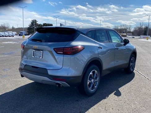 Certified 2025 Chevrolet Blazer LT image 3