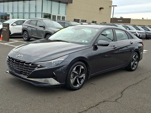 Used 2021 Hyundai Elantra SEL w/ Convenience + Premium Package image 3