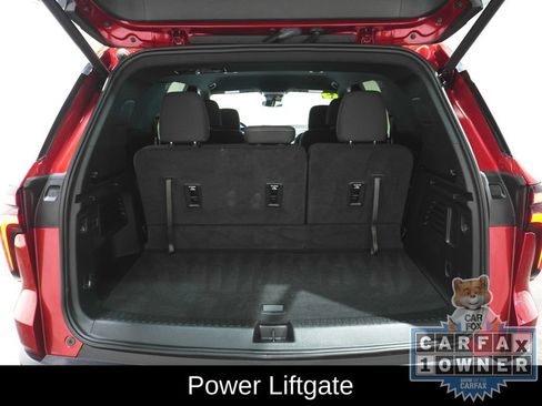 Used 2025 Chevrolet Traverse LT FWD image 9
