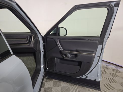 Used 2023 Rivian R1S Adventure AWD/4WD image 18