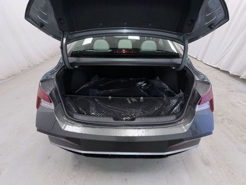 New 2026 Hyundai Elantra Limited FWD image 15