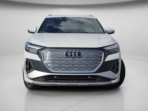 Used 2023 Audi Q4 e-tron Premium Plus image 3