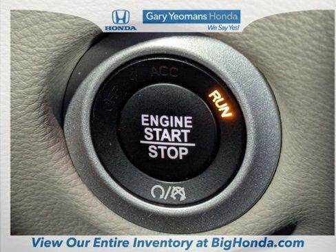 Used 2018 Chrysler Pacifica Limited image 33