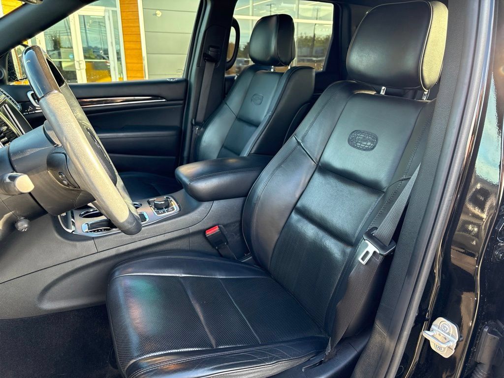 Used 2018 Jeep Grand Cherokee Overland AWD/4WD image 14