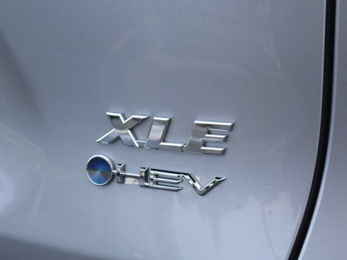 Certified 2025 Toyota RAV4 XLE w/ Convenience Package AWD/4WD image 9