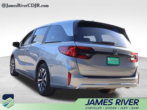 Used 2025 Honda Odyssey EX-L image 3