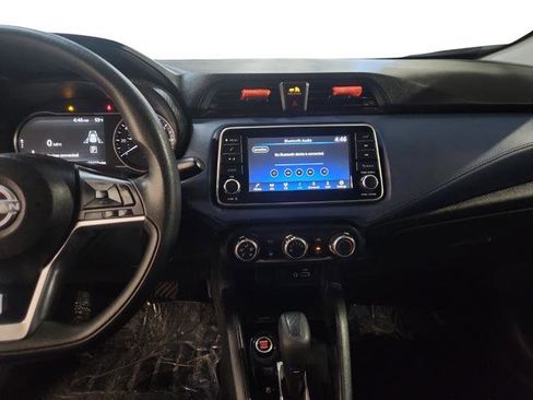 Used 2023 Nissan Versa SV image 15