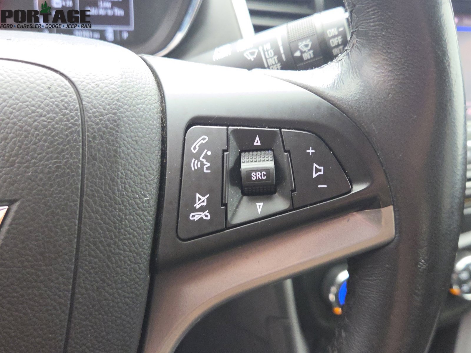 Used 2022 Chevrolet Trax LT w/ LT Convenience Package AWD/4WD image 20
