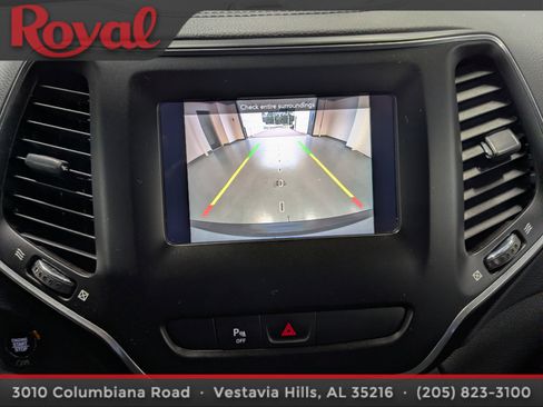 Used 2020 Jeep Cherokee Latitude Plus image 22