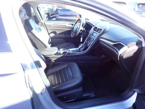 Used 2013 Ford Fusion SE image 9