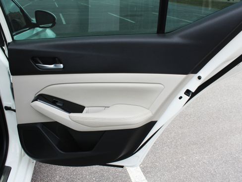 Used 2022 Nissan Altima 2.5 Platinum image 45