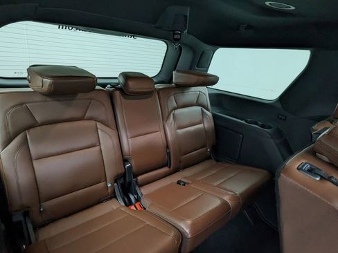 Used 2025 Lincoln Navigator Reserve image 40