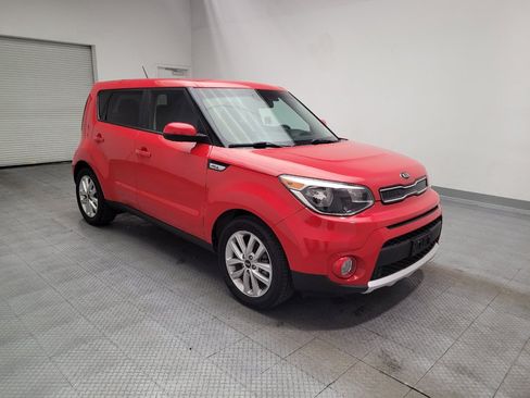 Used 2017 Kia Soul + FWD image 13