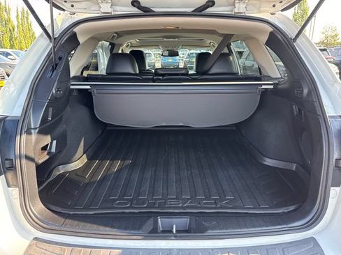 Used 2017 Subaru Outback 3.6R Limited w/ Popular Package #5 AWD/4WD image 12