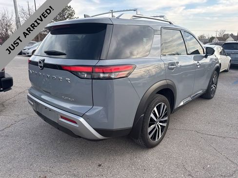 Certified 2024 Nissan Pathfinder Platinum image 5