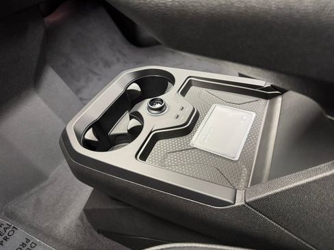 Used 2026 BMW iX xDrive60 image 18