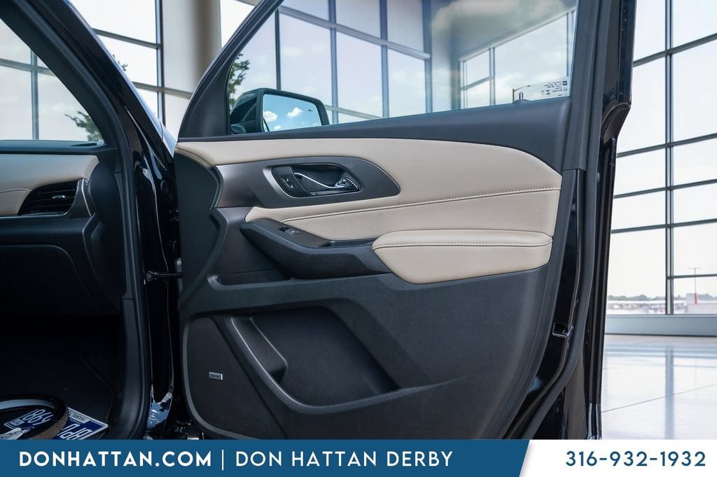 Used 2023 Chevrolet Traverse Premier FWD image 28