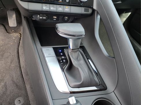 Used 2024 Hyundai Elantra SEL image 22