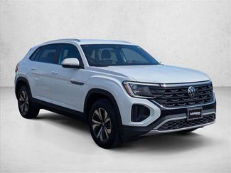 Used 2024 Volkswagen Atlas Cross Sport SE FWD video 3