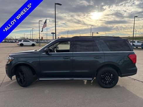 Certified 2023 Ford Expedition XLT image 3