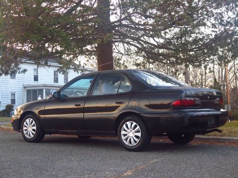 Used 1995 Geo Prizm LSi image 3