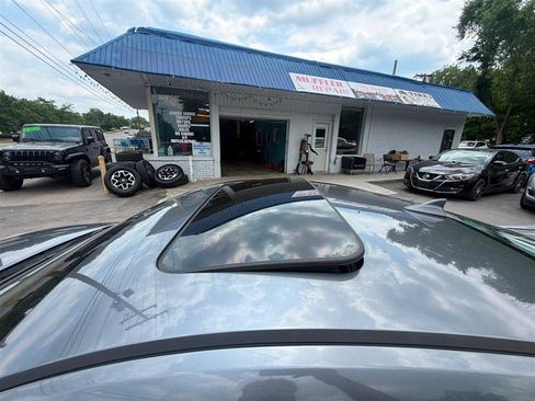 Used 2015 Hyundai Genesis 3.8 RWD image 17