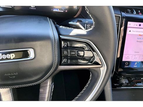 Certified 2024 Jeep Grand Cherokee Overland w/ Luxury Tech Group IV image 26