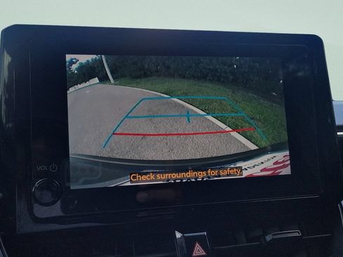 Certified 2024 Toyota Corolla Cross LE w/ Moonroof Package FWD image 18