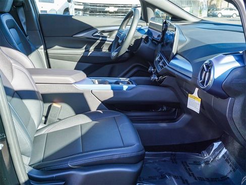 New 2026 Chevrolet Equinox EV LT image 12