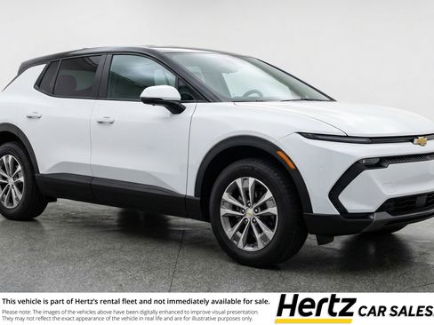 Used 2025 Chevrolet Equinox LT image 1