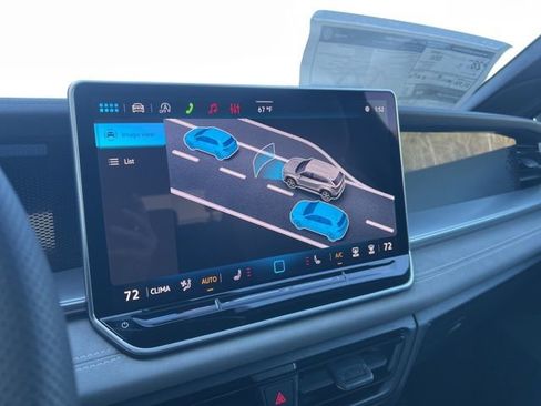 New 2026 Volkswagen Tiguan SE R-Line FWD image 9