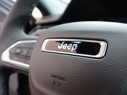 New 2025 Jeep Compass Latitude w/ Sun & Sound Group image 26