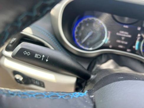 Certified 2021 Chrysler Pacifica Touring-L w/ Uconnect Theater Family Group FWD image 54